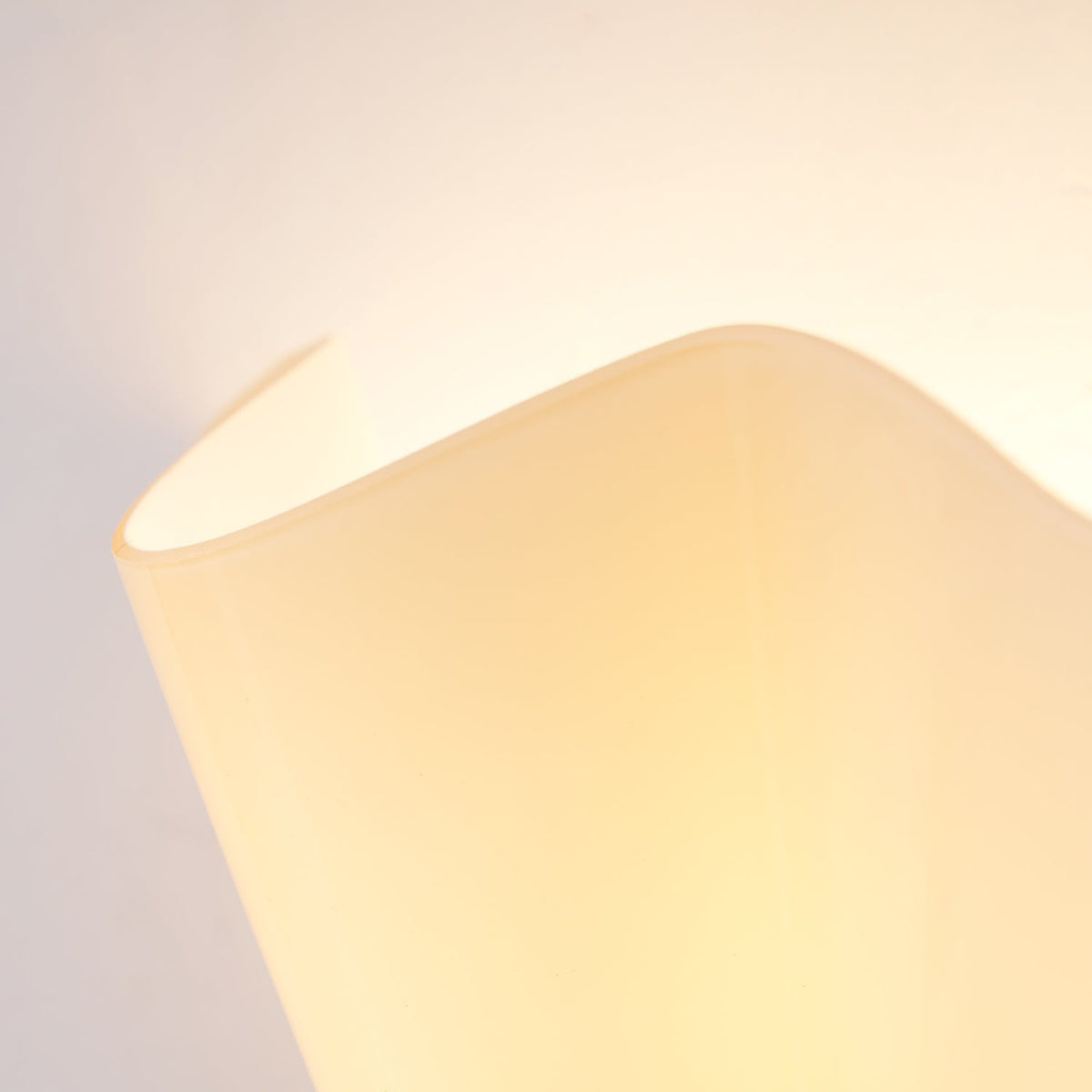 Indoor Sconce with Sculptural Glass Shade in Warm Tones – Metal Frame LED-Compatible – Wall-Mounted Accent for Bedrooms Hallways Living Spac