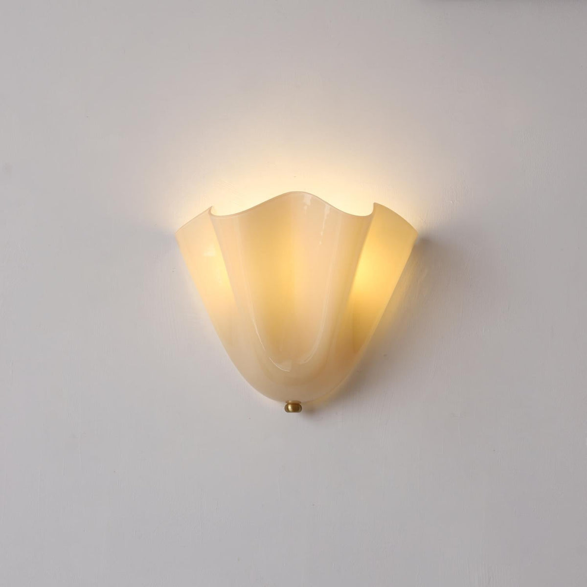 Hand-Blown Glass Wall Sconce 11 in Wide Petal Shade Lighting Fixture Bedroom Hallway Ambient Light E26 Base 110-120V Dual Bulb Decorative Mo