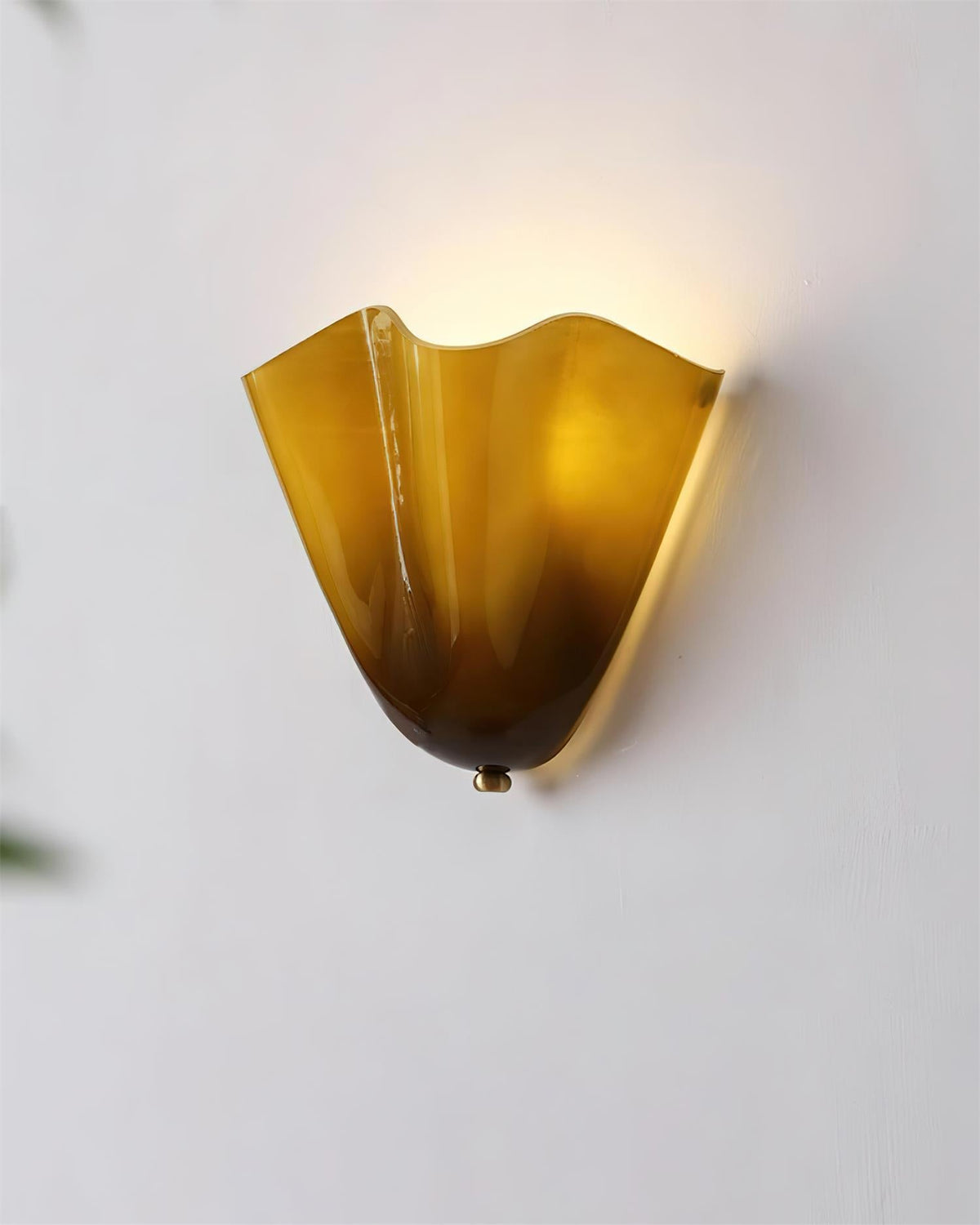 Hand-Blown Glass Wall Sconce 11 in Wide Petal Shade Lighting Fixture Bedroom Hallway Ambient Light E26 Base 110-120V Dual Bulb Decorative Mo