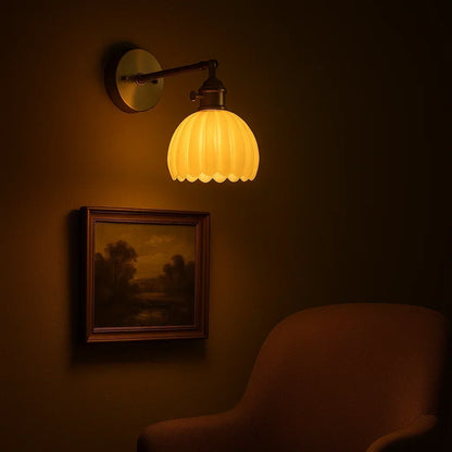 Tulip Glass Wall Sconce | Vintage Flower Shade Light Fixture for Bedroom, Living Room & Hallway | E27 Socket