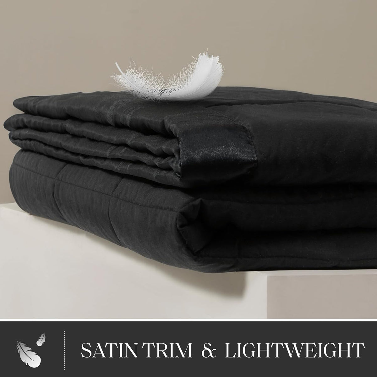 Collection Windom | Couverture en duvet synthétique avec traitement anti-humidité | Couvre-lit léger et doux toutes saisons, bordure satinée