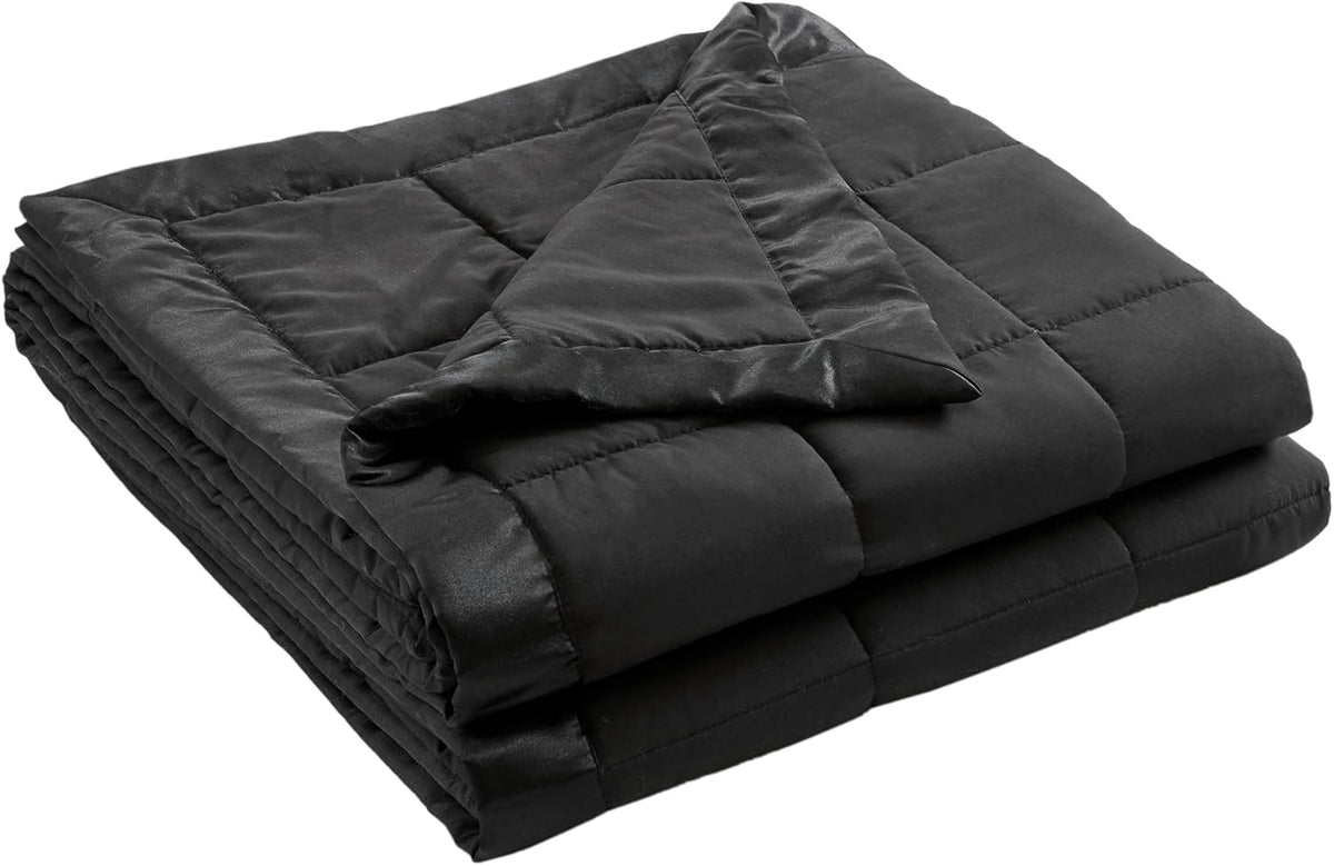 Collection Windom | Couverture en duvet synthétique avec traitement anti-humidité | Couvre-lit léger et doux toutes saisons, bordure satinée
