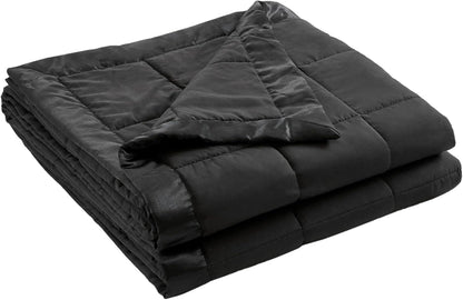 Collection Windom | Couverture en duvet synthétique avec traitement anti-humidité | Couvre-lit léger et doux toutes saisons, bordure satinée
