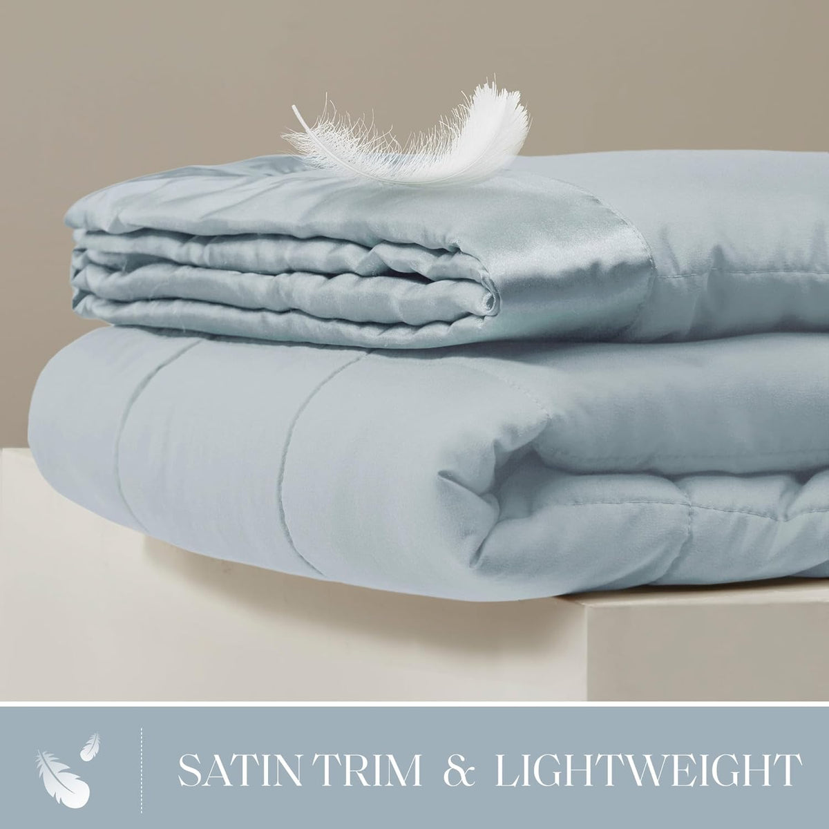 Collection Windom | Couverture en duvet synthétique avec traitement anti-humidité | Couvre-lit léger et doux toutes saisons, bordure satinée