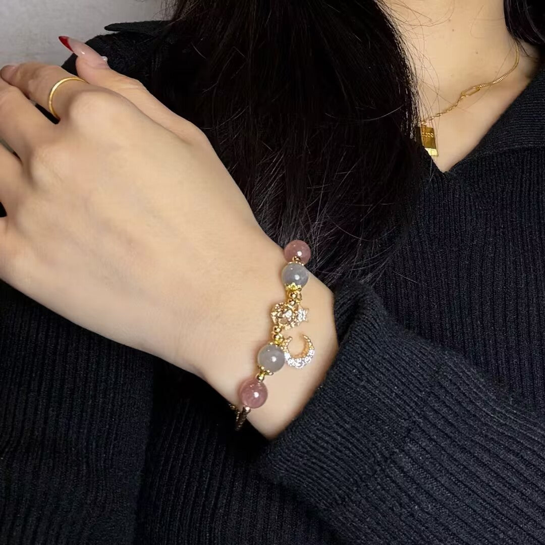 Labradorite & Strawberry Quartz Beaded Bracelet with Moon & Star Charm – Women's Gemstone Jewelry for Meditation & Everyday Wear