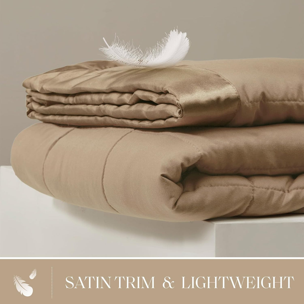 Collection Windom | Couverture en duvet synthétique avec traitement anti-humidité | Couvre-lit léger et doux toutes saisons, bordure satinée