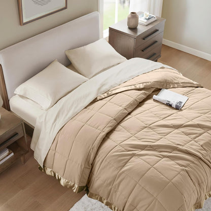 Collection Windom | Couverture en duvet synthétique avec traitement anti-humidité | Couvre-lit léger et doux toutes saisons, bordure satinée