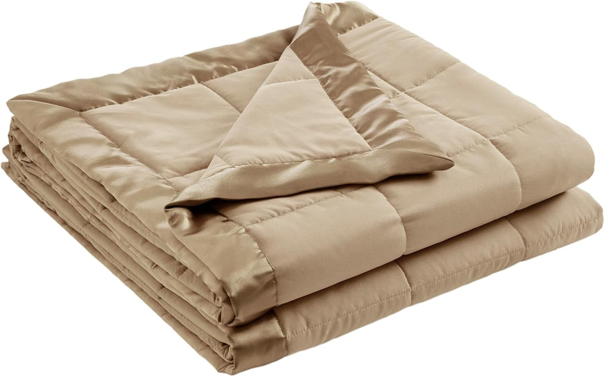 Collection Windom | Couverture en duvet synthétique avec traitement anti-humidité | Couvre-lit léger et doux toutes saisons, bordure satinée