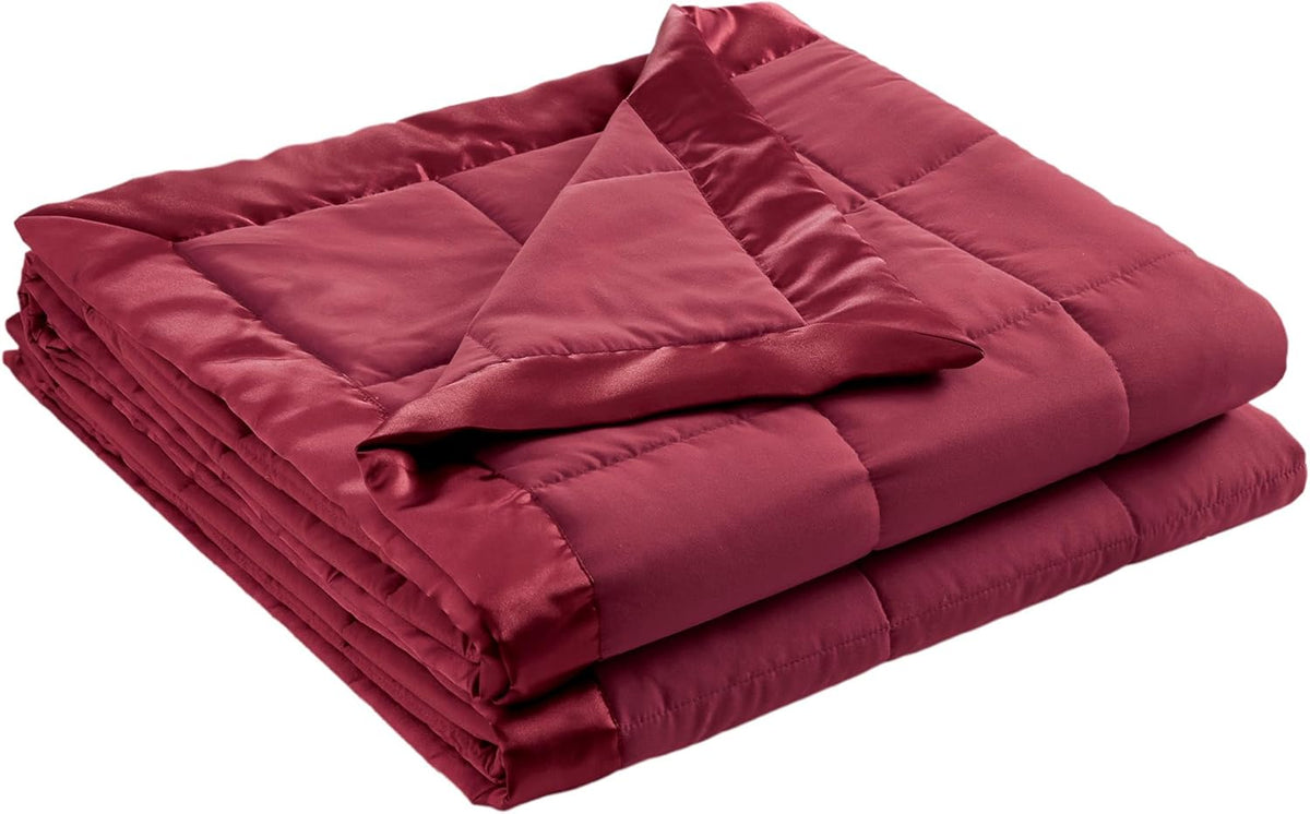 Collection Windom | Couverture en duvet synthétique avec traitement anti-humidité | Couvre-lit léger et doux toutes saisons, bordure satinée