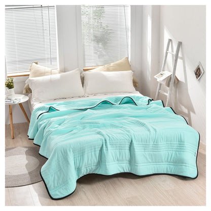 Temperature-Regulating Throw Blanket for Hot Sleepers – Soft Polyester Moisture-Wicking Bedding for Year-Round Comfort in Bedroom, Guest Roo