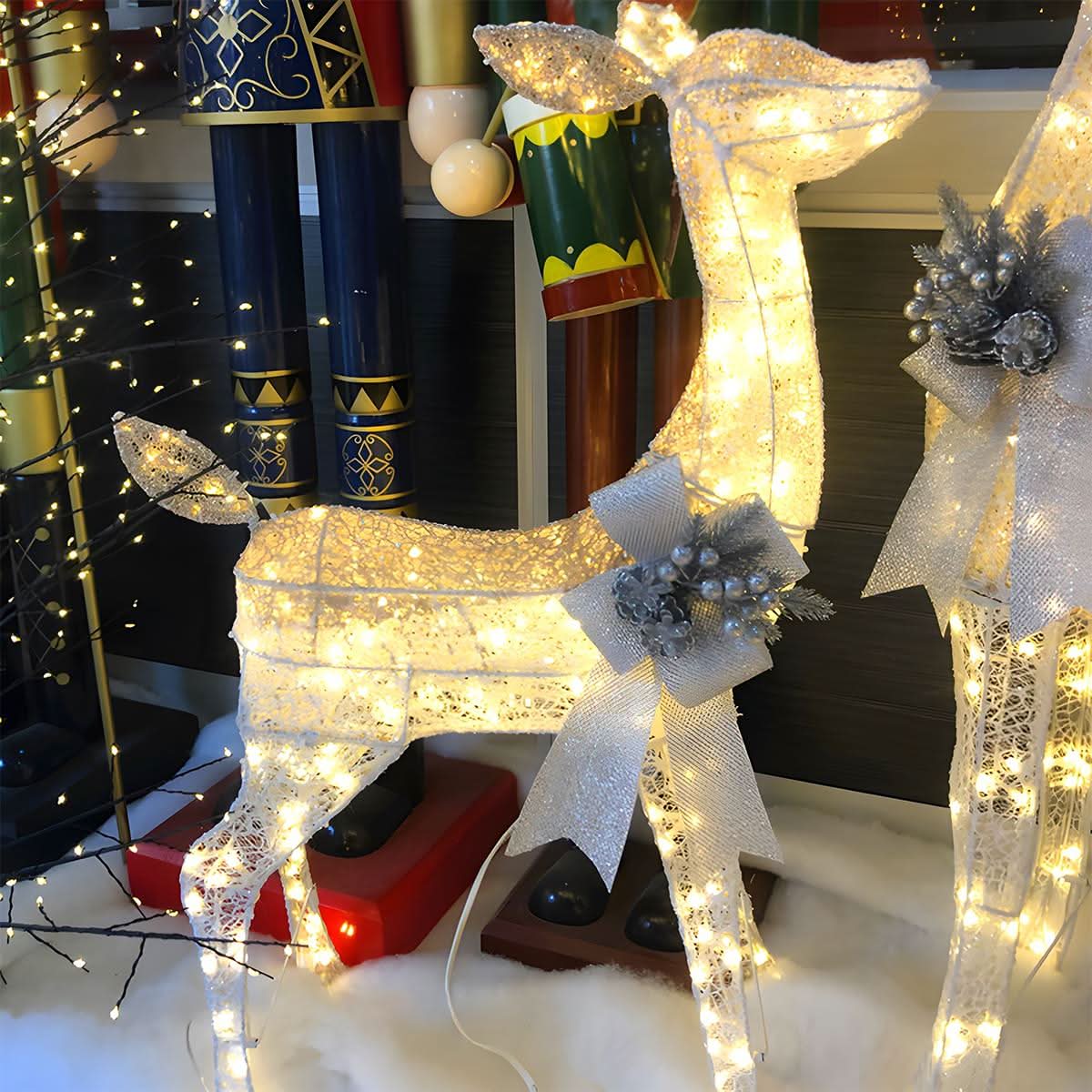 ELKLUME – Christmas Elk Lighting for Elegant Holiday Glow