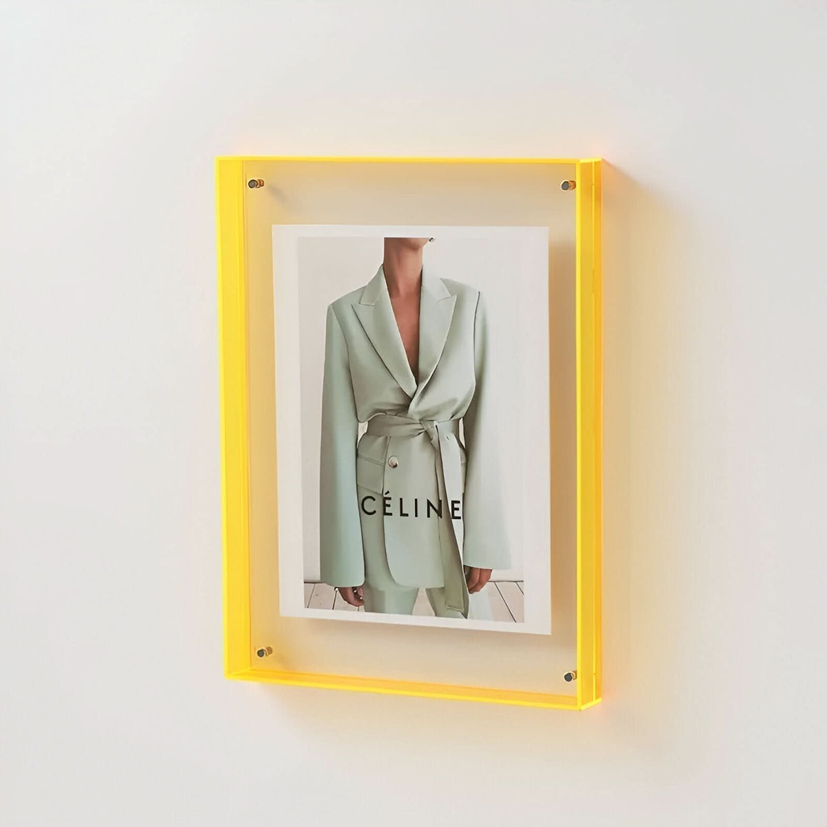 LUCIDNEST – Transparent Frame for Minimalist Memory Styling
