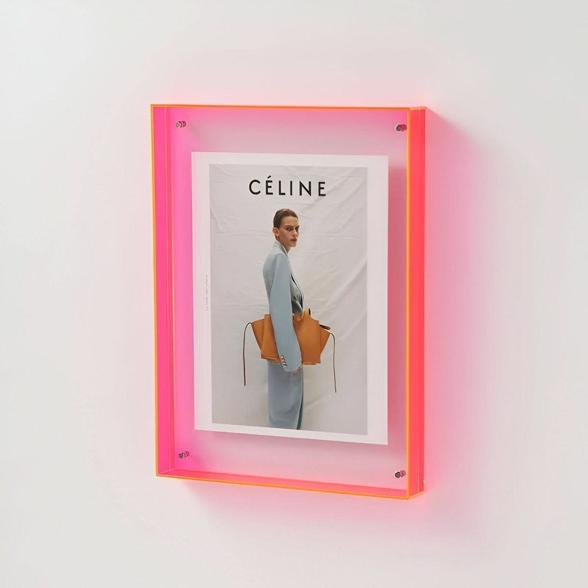 LUCIDNEST – Transparent Frame for Minimalist Memory Styling