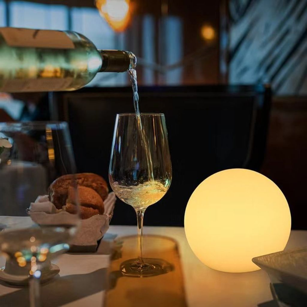 Lampe globe LED rechargeable avec télécommande – 16 modes de couleur, résistante aux intempéries pour un éclairage d'ambiance intérieur et extérieur