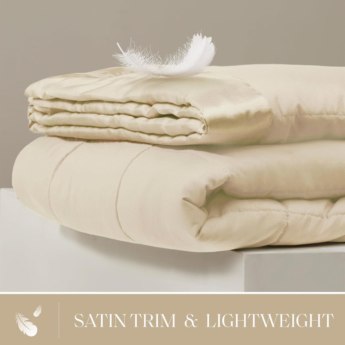 Collection Windom | Couverture en duvet synthétique avec traitement anti-humidité | Couvre-lit léger et doux toutes saisons, bordure satinée