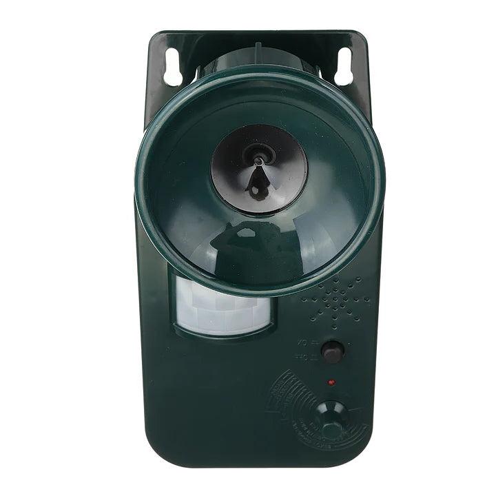 Ultrasonic Animal Repeller Outdoor Motion Sensor Pest Deterrent Device Waterproof Yard Protection for Deer Rodents Birds Battery Powered