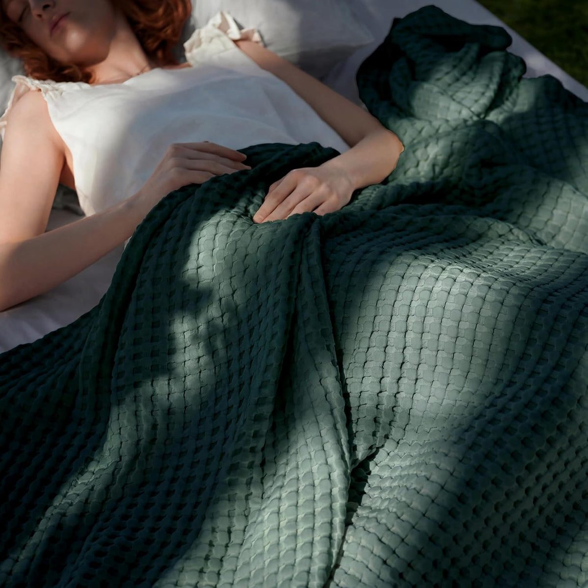 Cozy Haven | Couverture Queen légère en coton et bambou à tissage gaufré rafraîchissant | Jeté d'été doux pour ceux qui ont chaud la nuit