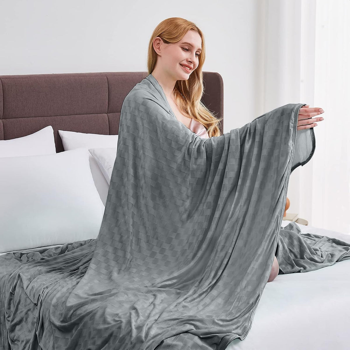 ChillEase | Couverture rafraîchissante pour dormeurs ayant chaud, dotée de la technologie Arc-Chill | Douce et respirante pour un confort tout au long de l'année