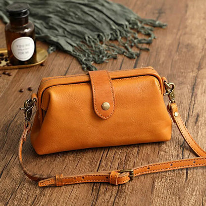 Compact Leather Crossbody Purse for Women – Adjustable Strap Shoulder Bag with Zip Closure for Travel, Shopping & Everyday Wear