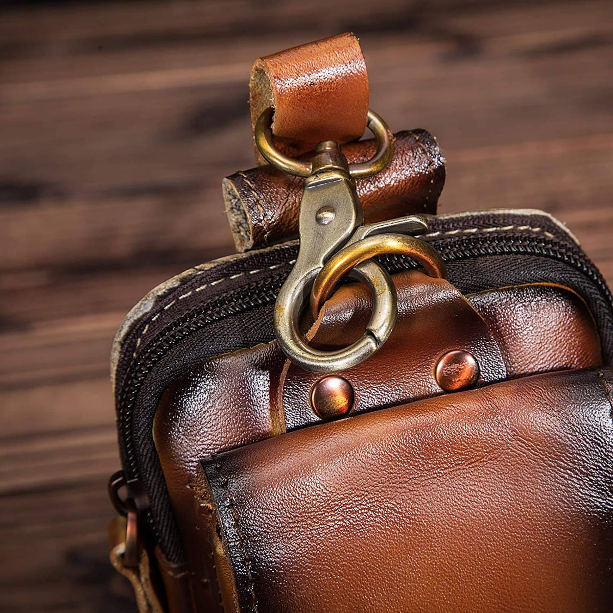 Leather Belt Bag for Men – Full-Grain Cowhide Waist Pack with Adjustable Strap, Magnetic Clasp & Zippered Compartments for Travel, Hiking
