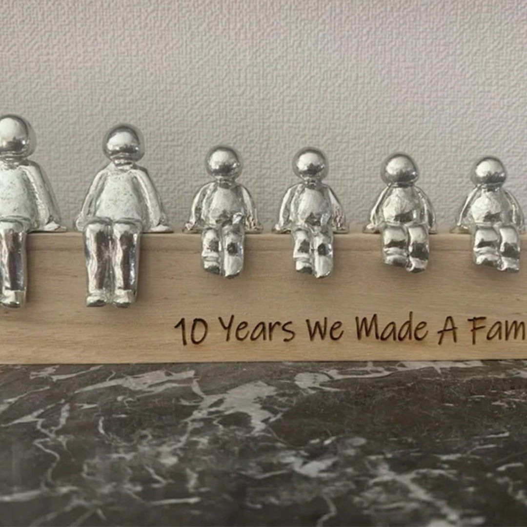 Metal Canine Figurine Silver Glossy Finish Shelf Accent Home Décor Minimalist Interior Piece Bookcase Display Ornament Animal Sculpture Cont