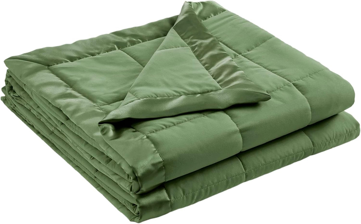 Collection Windom | Couverture en duvet synthétique avec traitement anti-humidité | Couvre-lit léger et doux toutes saisons, bordure satinée