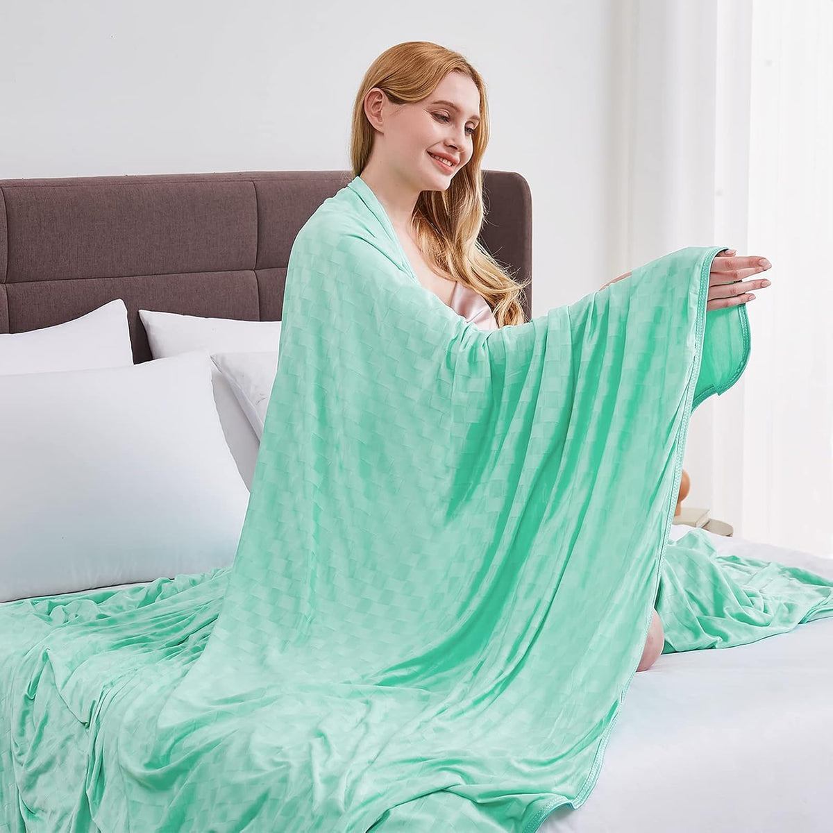 ChillEase | Couverture rafraîchissante pour dormeurs ayant chaud, dotée de la technologie Arc-Chill | Douce et respirante pour un confort tout au long de l'année