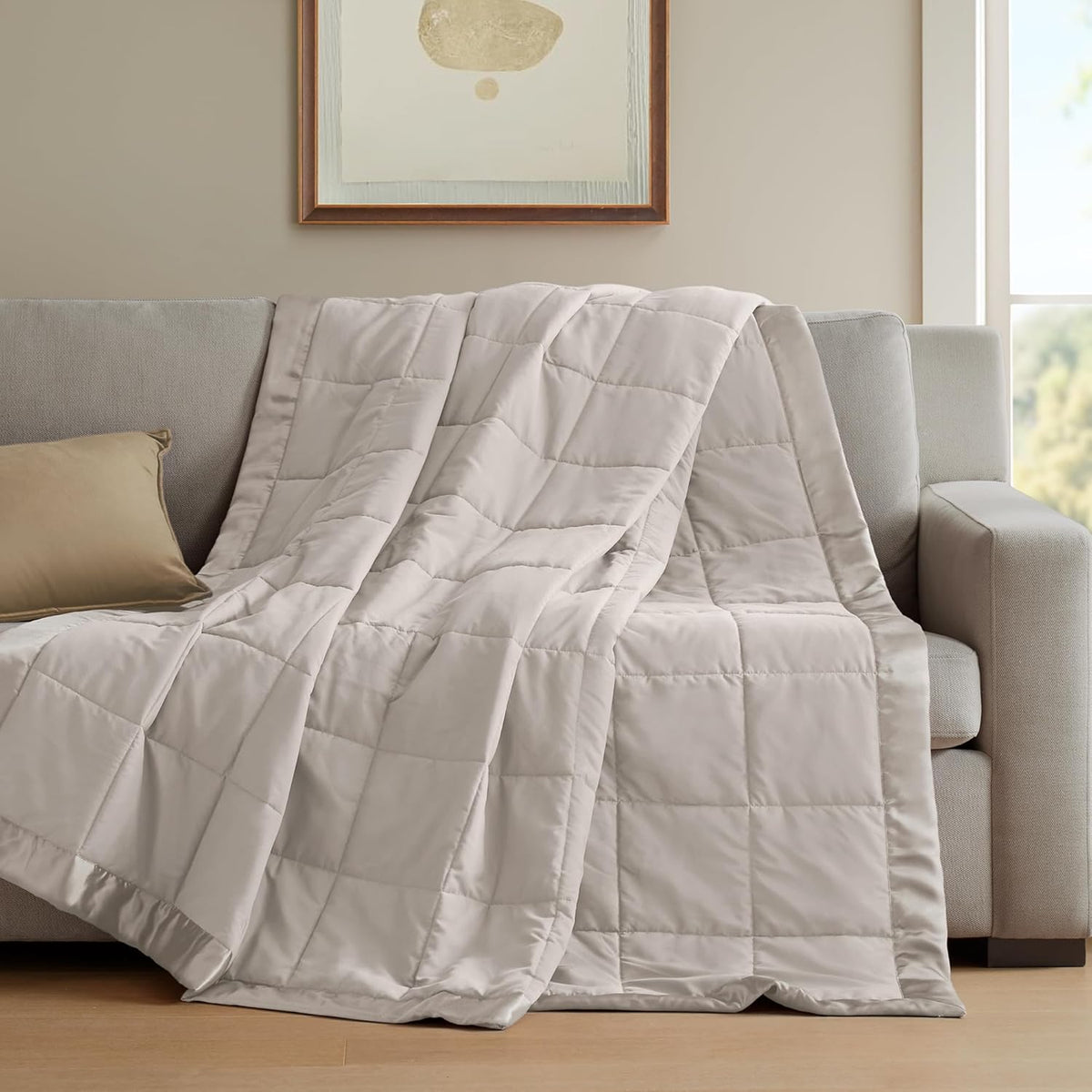 Collection Windom | Couverture en duvet synthétique avec traitement anti-humidité | Couvre-lit léger et doux toutes saisons, bordure satinée