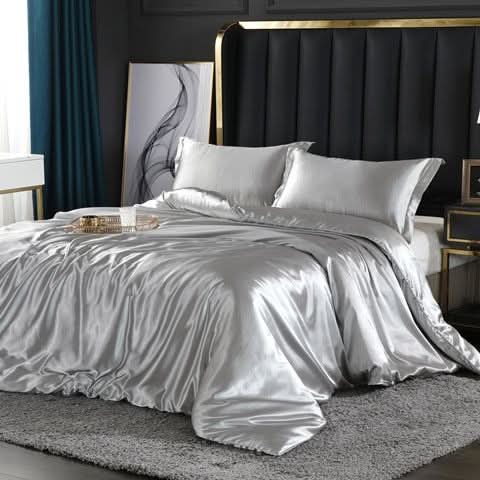Collection de literie en satin de soie | Ensemble 4 pièces avec housse de couette pour un confort absolu