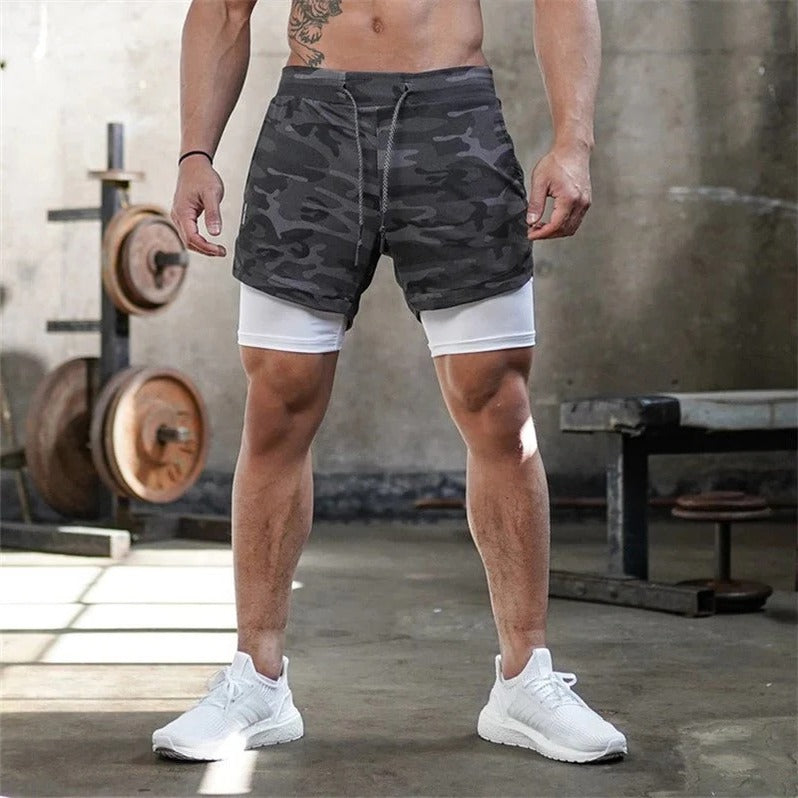 Short de sport camouflage homme avec doublure de compression intégrée
