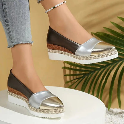 Sandales compensées confortables avec semelle intérieure souple et boucle réglable