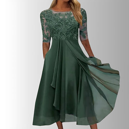 Belle robe florale longueur thé avec jupe évasée