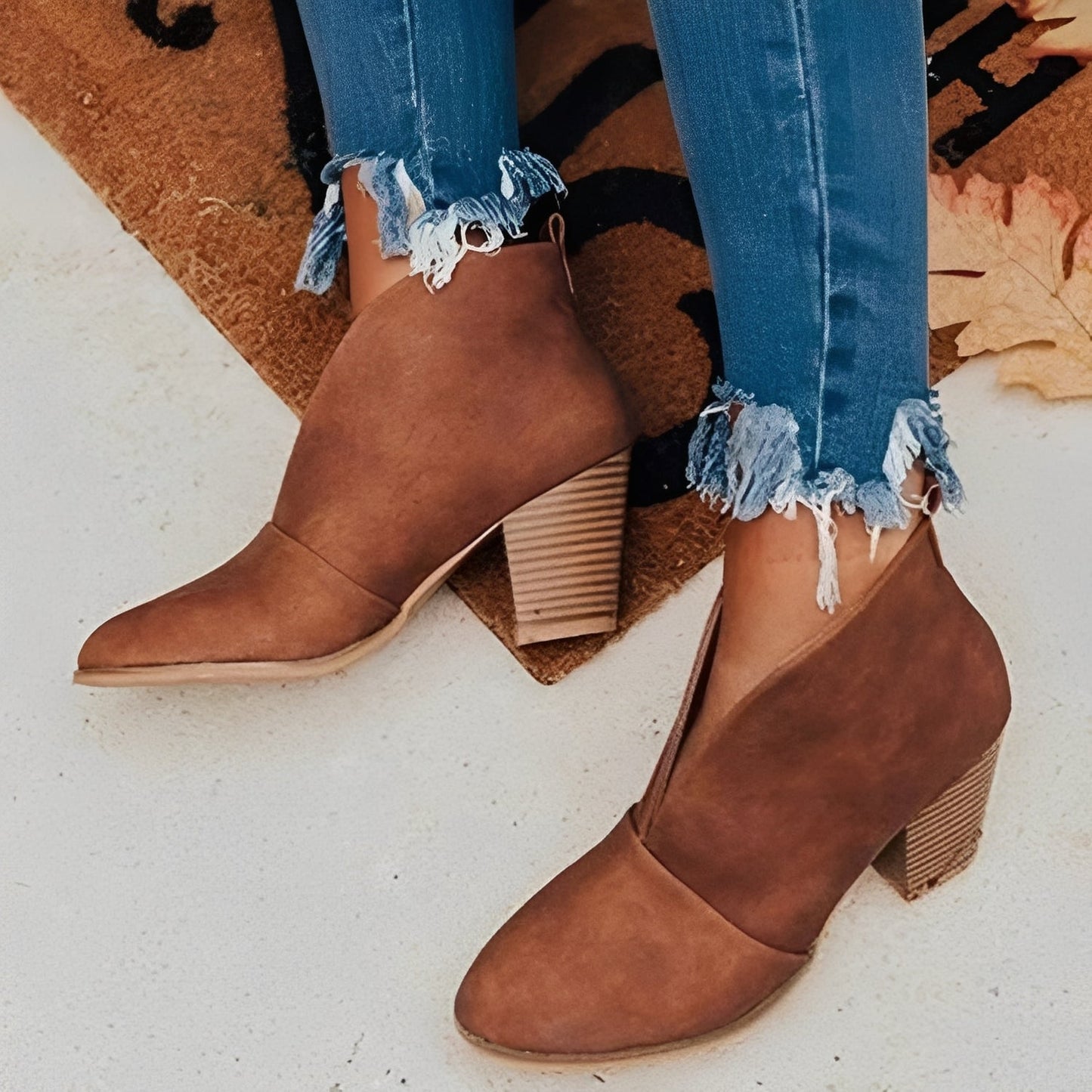 Bottines à talon bas pour femme avec côtés élastiques