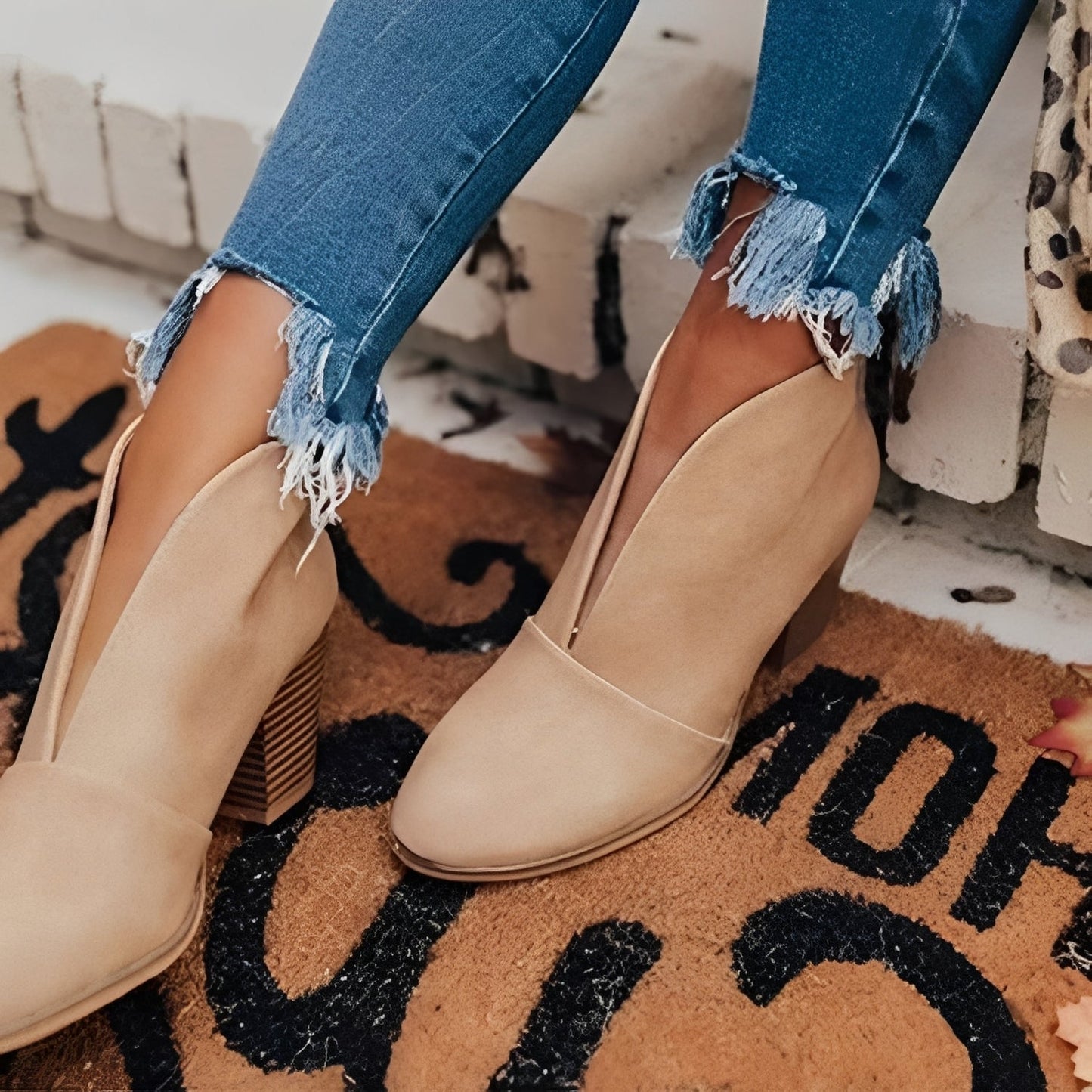 Bottines à talon bas pour femme avec côtés élastiques
