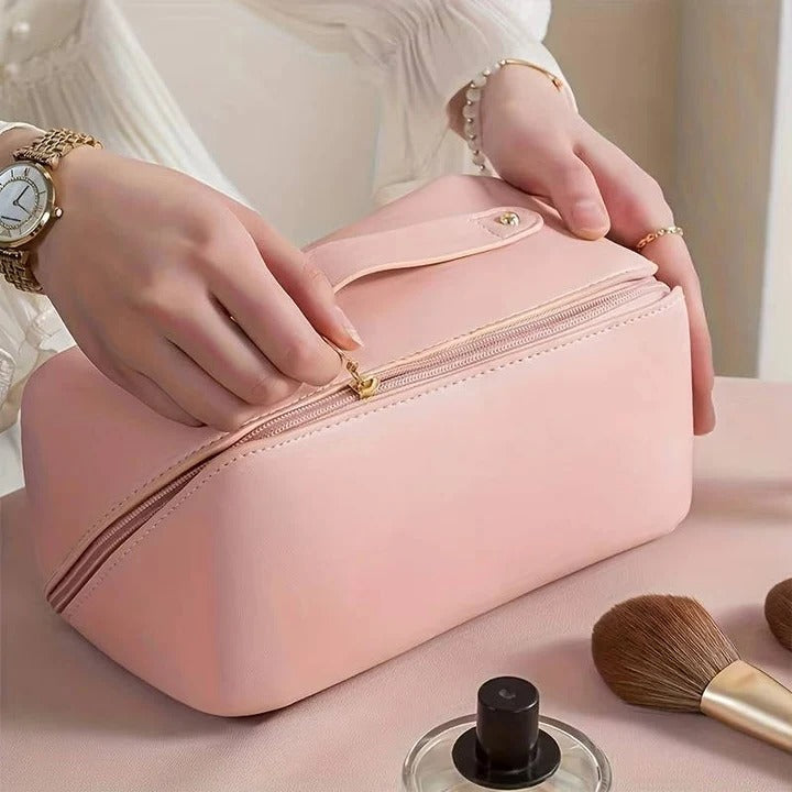 Grande trousse de toilette avec de nombreuses poches
