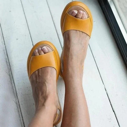 Sandales plates confortables d'été à bout ouvert avec bride extensible