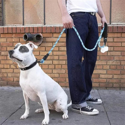 Laisse pour chien à prise confortable avec ligne de sécurité réfléchissante
