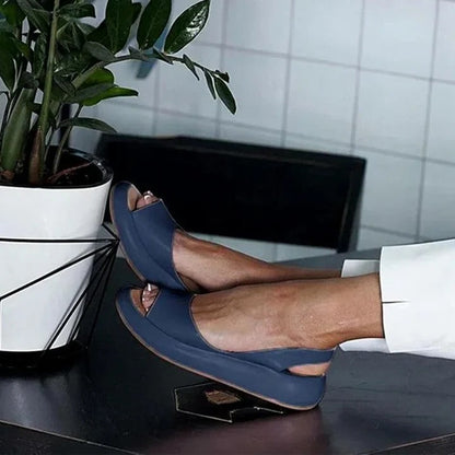 Sandales plates confortables d'été à bout ouvert avec bride extensible