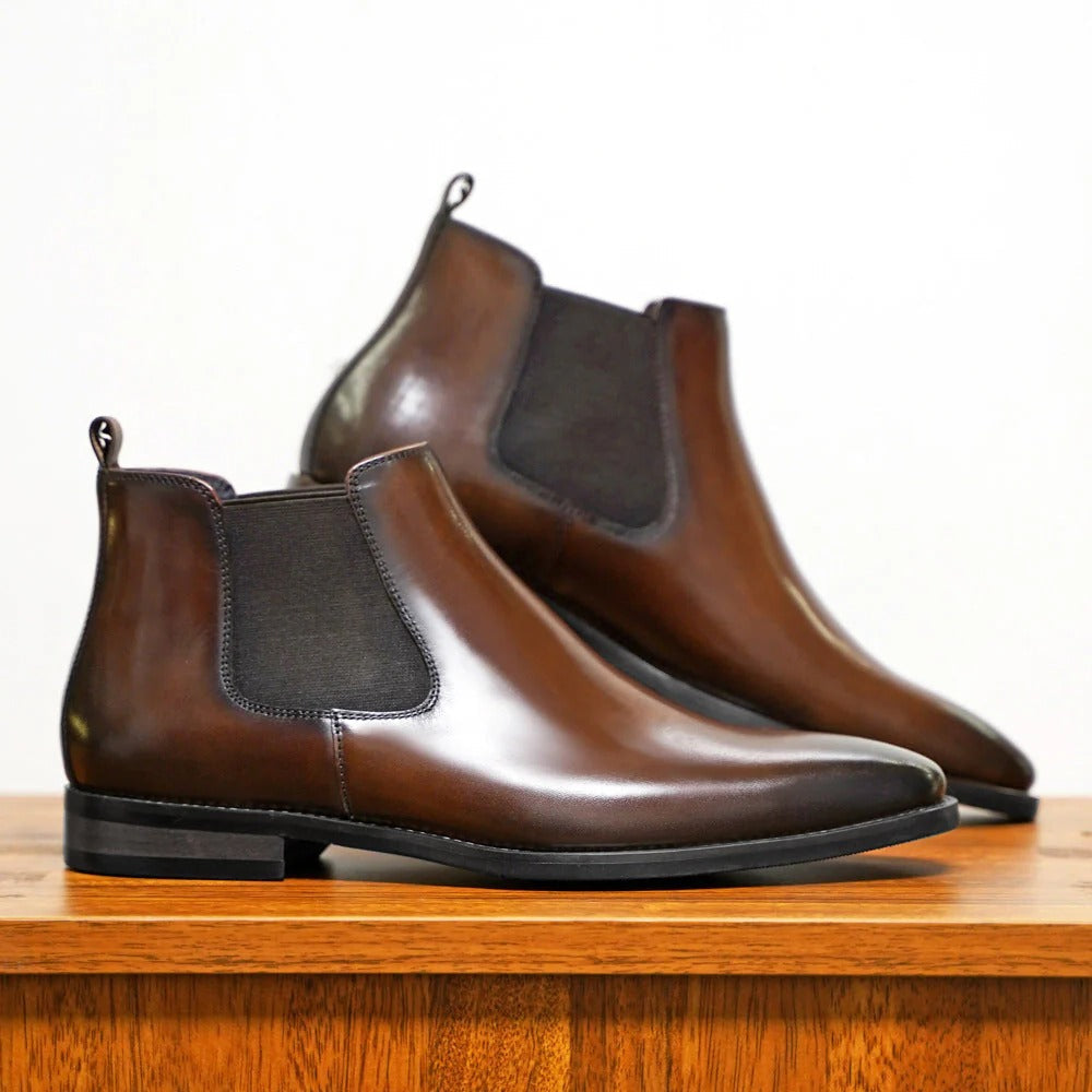 Bottes Chelsea homme en cuir marron à élastiques sur les côtés