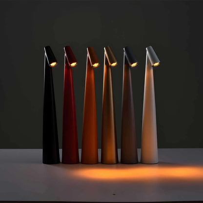 Lampe de bureau portable en métal avec luminosité réglable et port USB