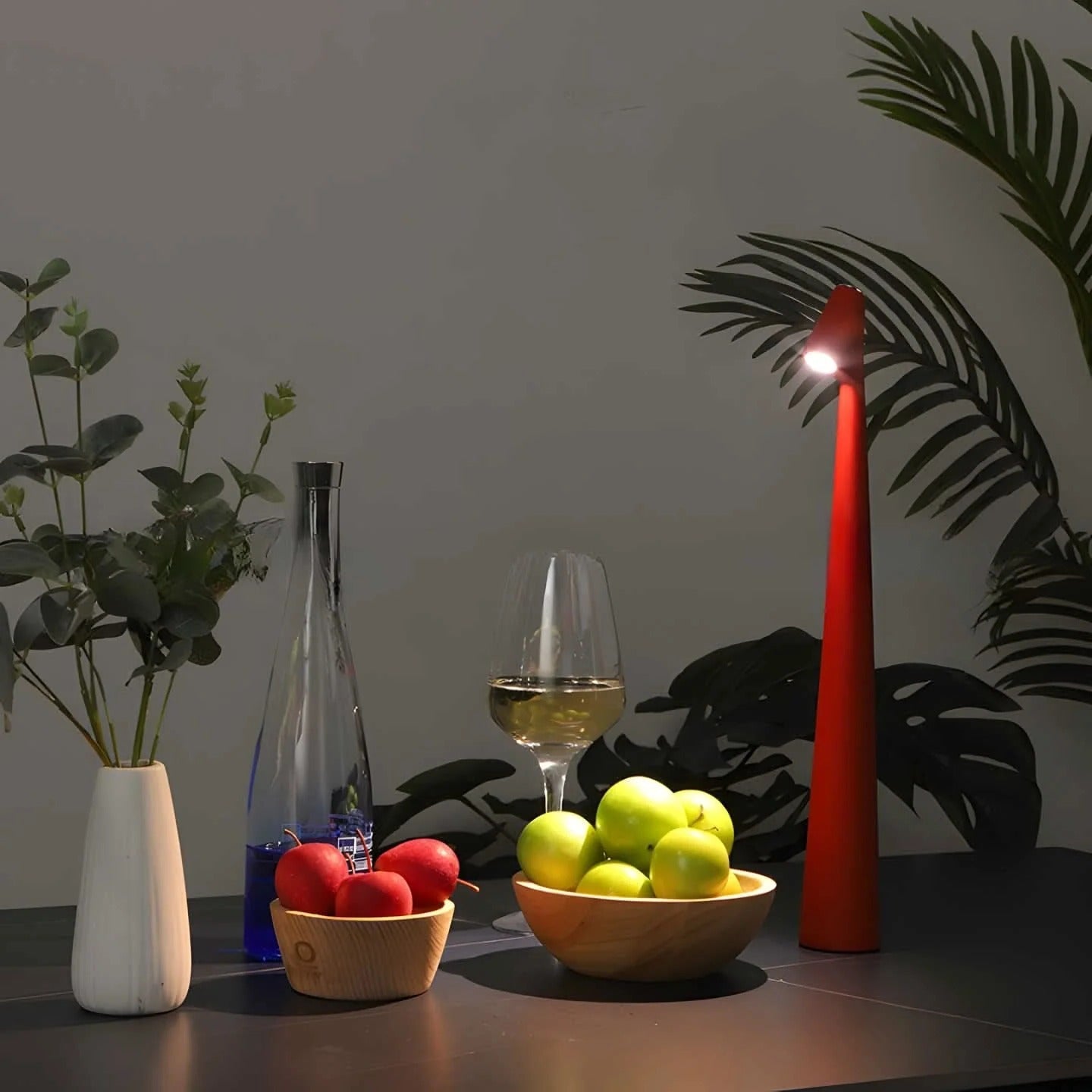 Lampe de bureau portable en métal avec luminosité réglable et port USB