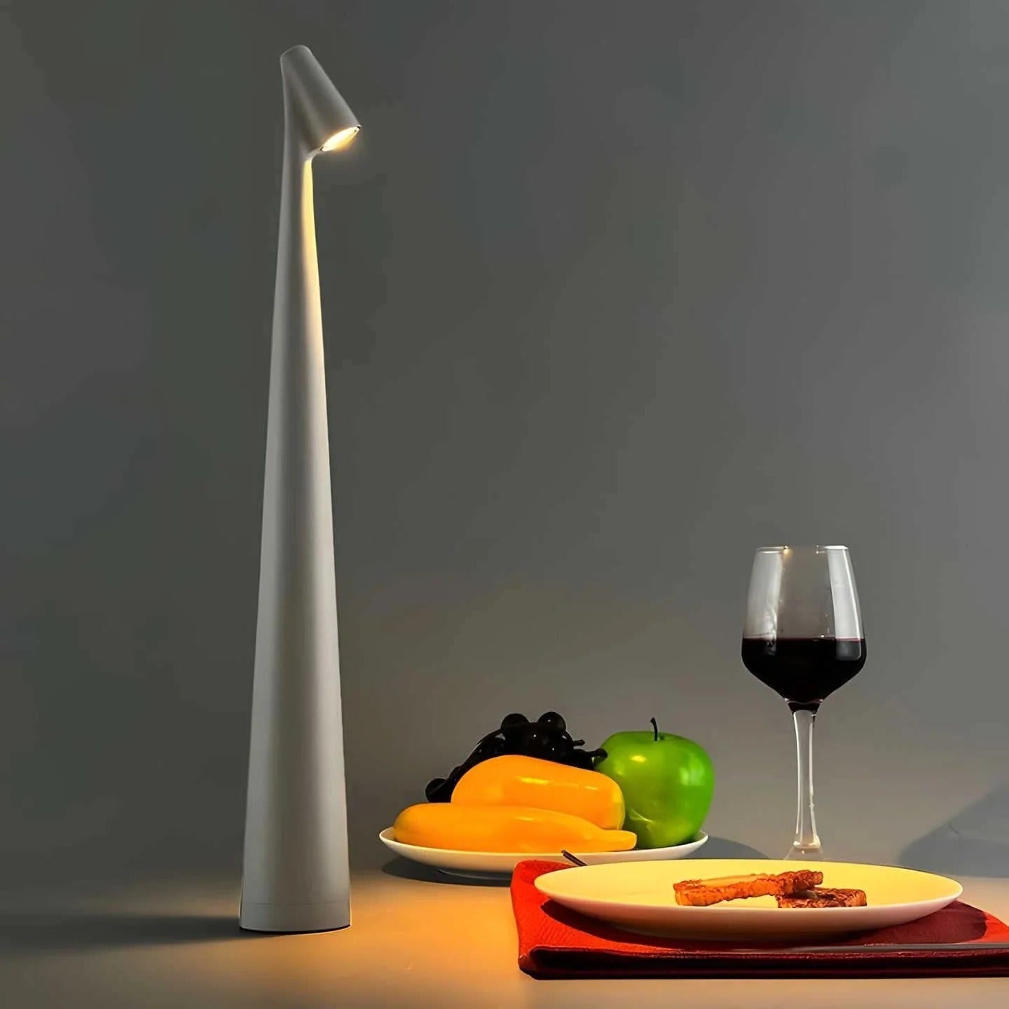 Lampe de bureau portable en métal avec luminosité réglable et port USB