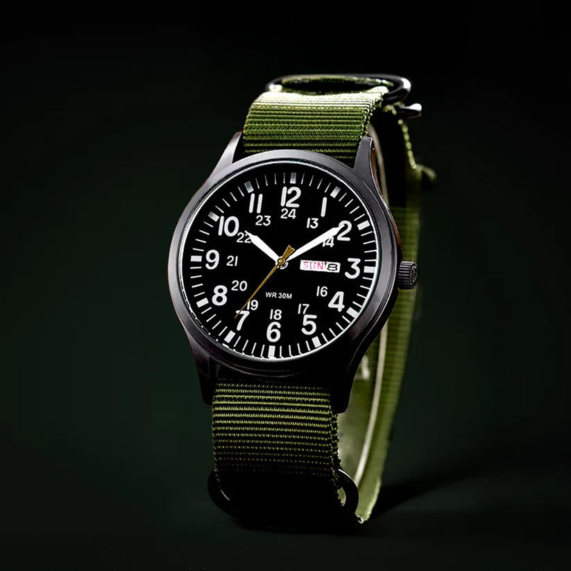 Montre de sport pour homme robuste et résistante à l'eau