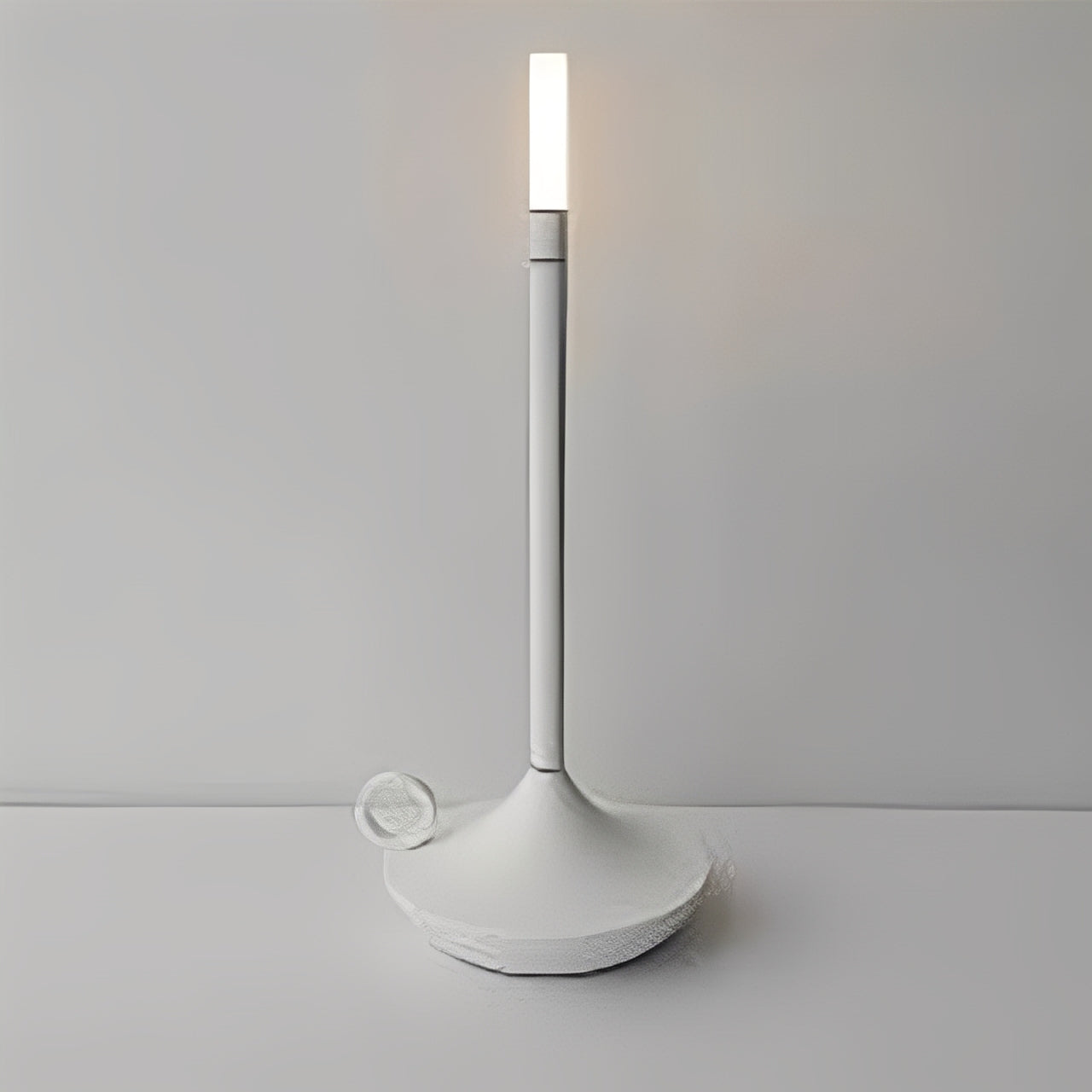 Lampe de bureau LED moderne à intensité variable