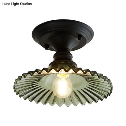 Ribbed Glass Ceiling Light – Single-Bulb Close-to-Ceiling Fixture with Scalloped Edge for Kitchen, Hallway & Bedroom