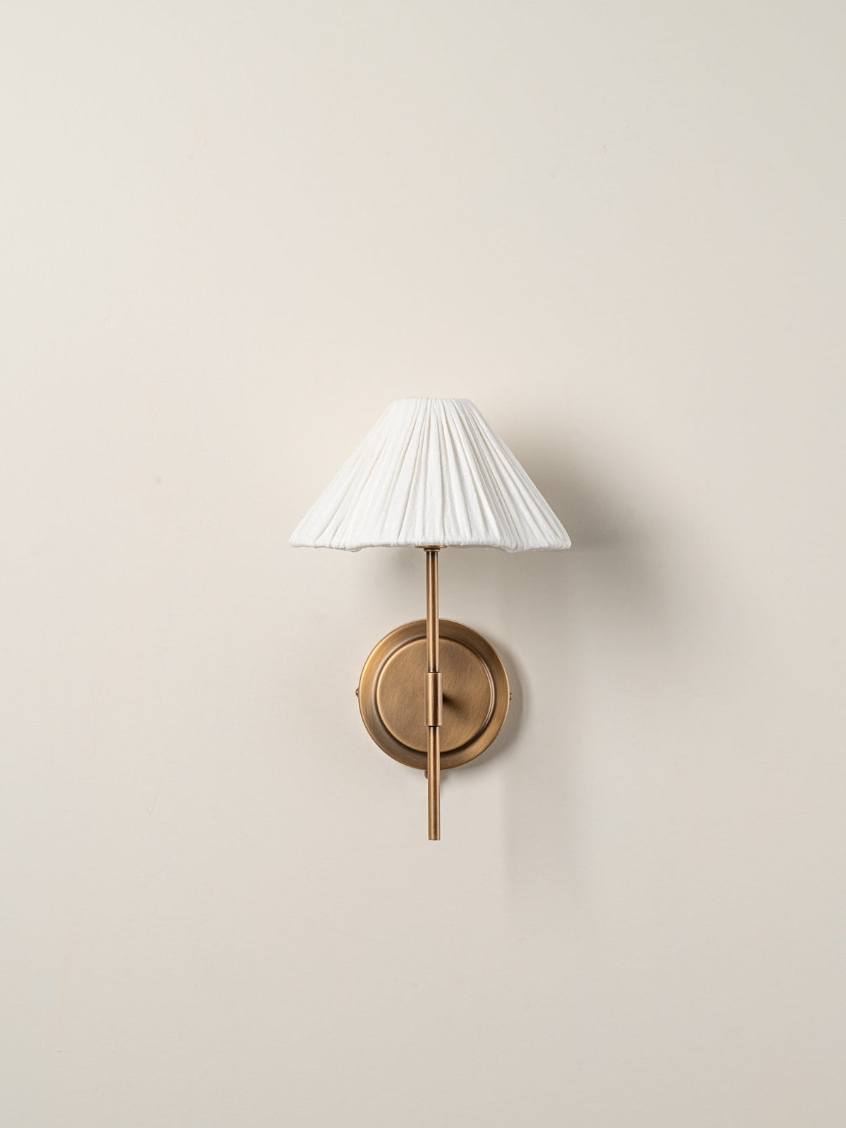 Applique murale en tissu avec abat-jour festonné, douille G9, structure en métal doré de 21,6 cm, luminaire de chevet, éclairage d'accentuation moderne pour entrée d'appartement