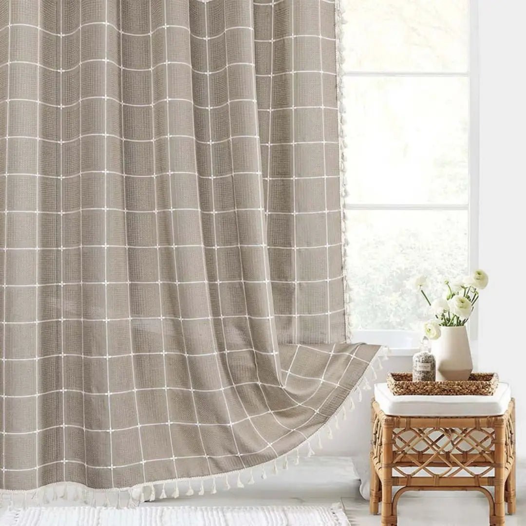 Rideau de douche en lin texturé avec bordure à pompons – Rideau de salle de bain en tissu jacquard imperméable avec crochets – Panneau d'intimité style bohème champêtre pour