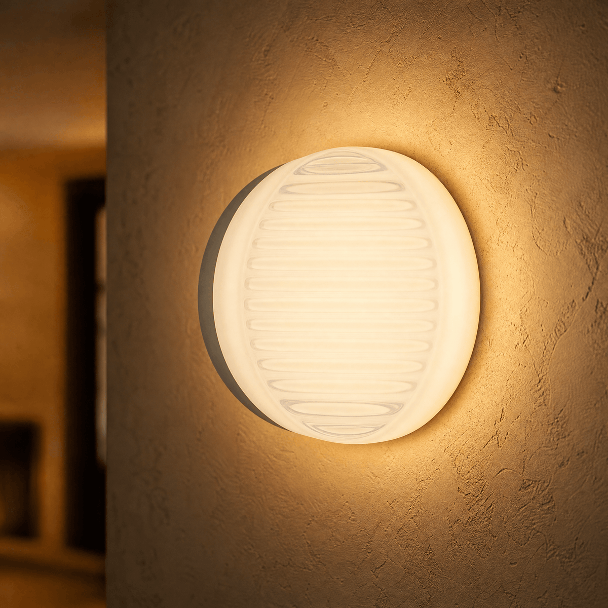 FORMELLE – Sculpted Wall Sconce for Elegant Mood Lighting