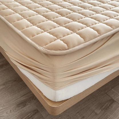 Breathable Mattress Protector Cover – Waterproof, Hypoallergenic, Soft Fitted Sheet for Twin, Full, Queen & King Beds