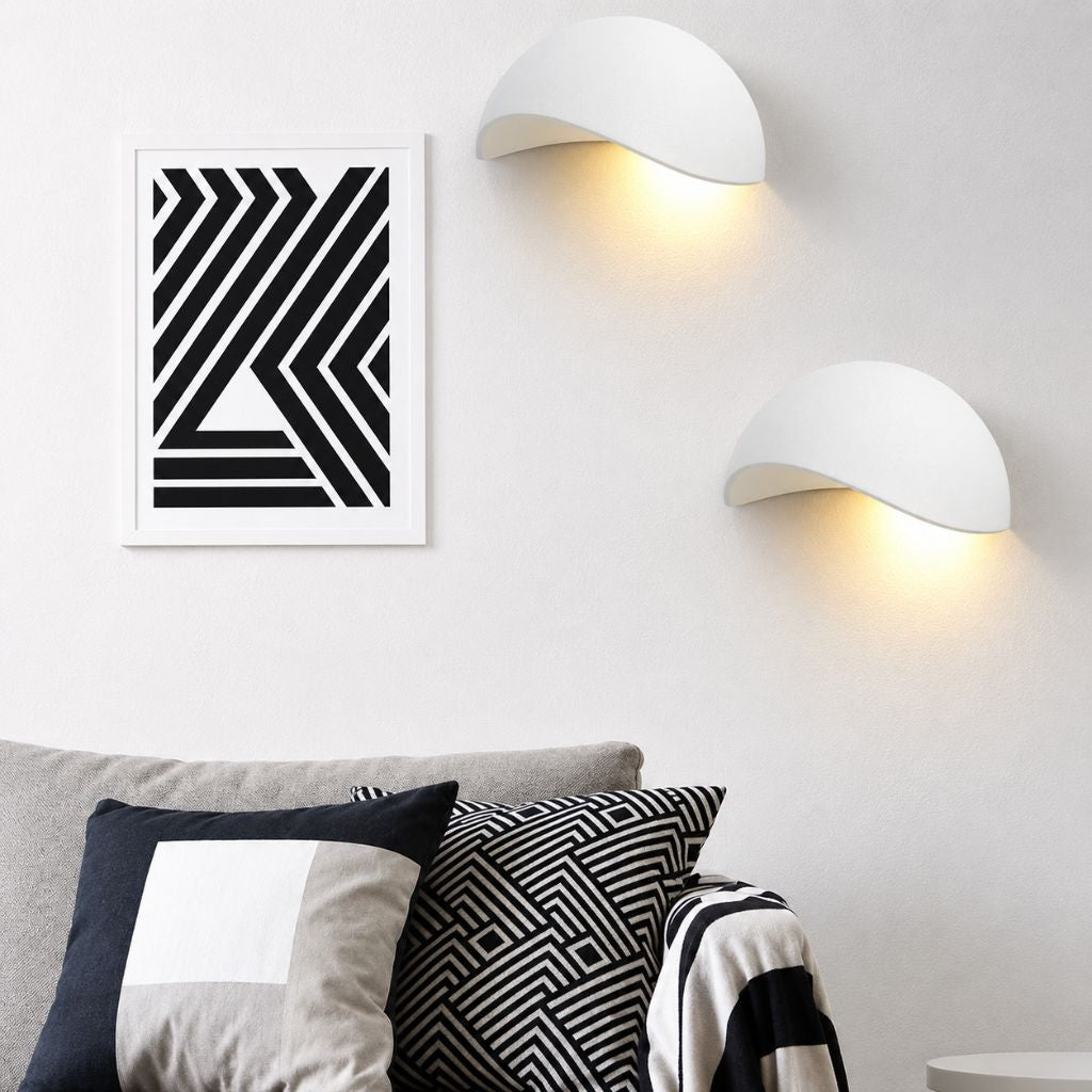 Half-Moon Aluminum LED Sconce – 5W Low-Profile Fixture for Bedroom, Hallway & Porch – IP65 Weatherproof Wall Lighting 3000K-5000K